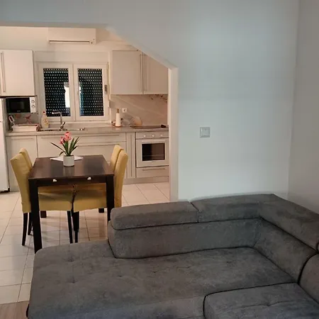 Billy Apartment